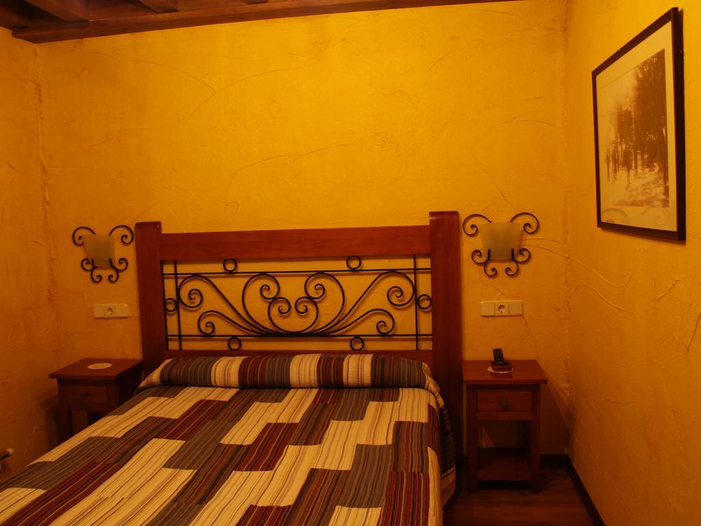 La Casona Del Herrero Navaleno Phòng bức ảnh