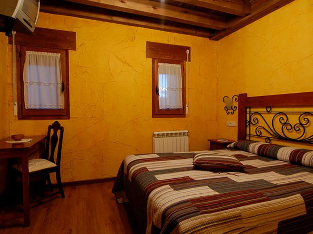 La Casona Del Herrero Navaleno Phòng bức ảnh